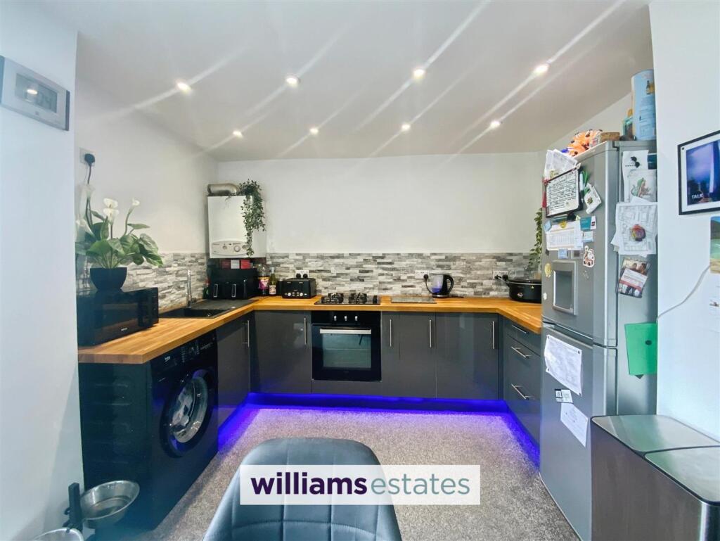 modern kitchen diner