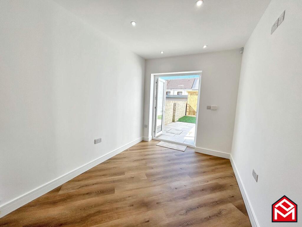 Sitting / Dining Room