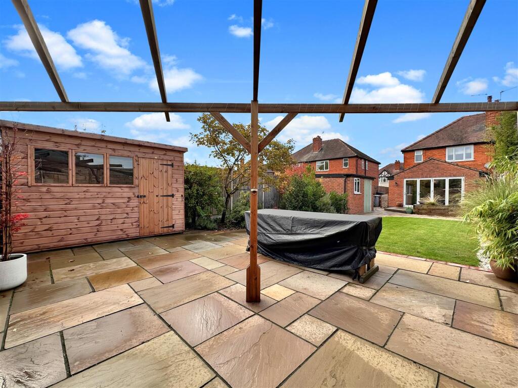 Outdoor Entertainment Area 991