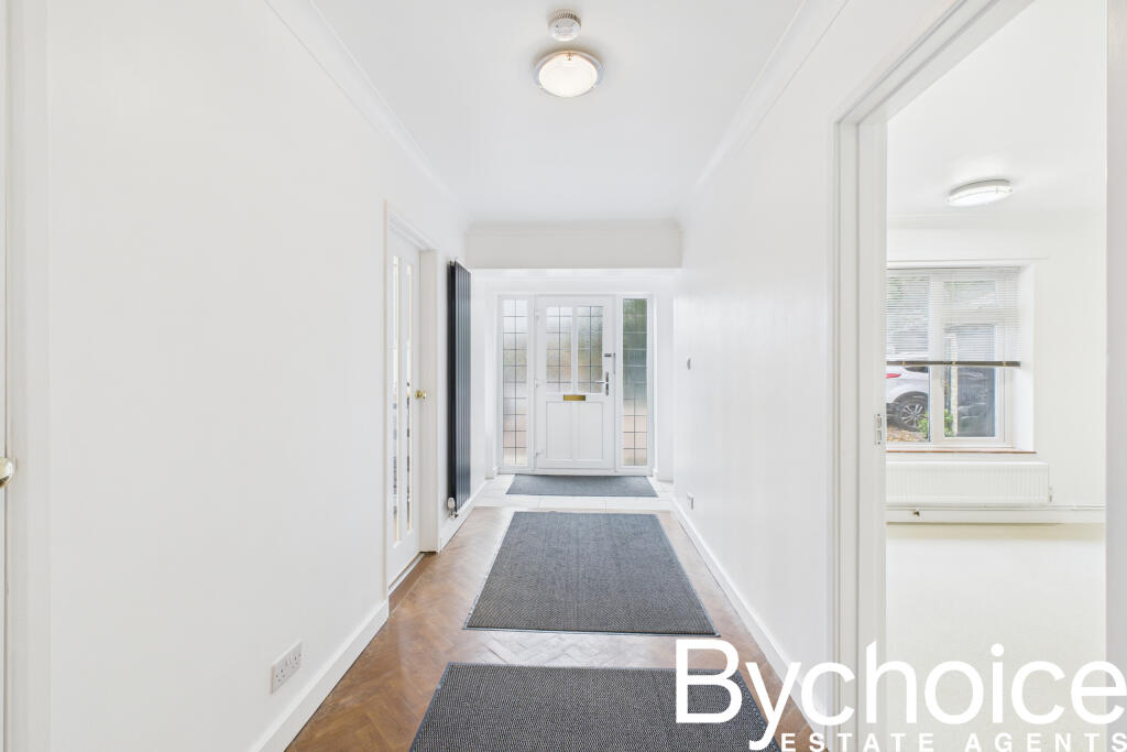 CAM05454G0-PR0060-STILL006