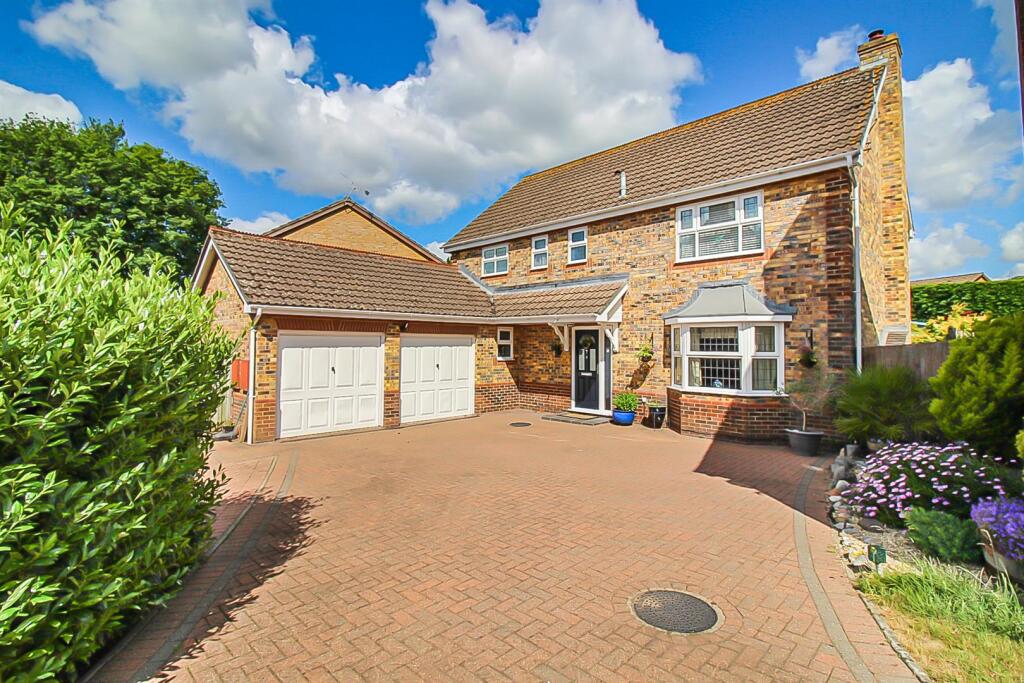 8 Topaz Grove, Waterlooville-Small-16.jpg