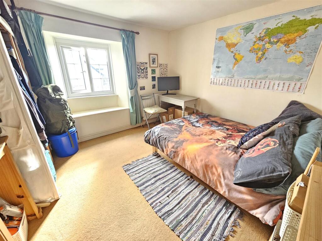 Bedroom 2.jpg