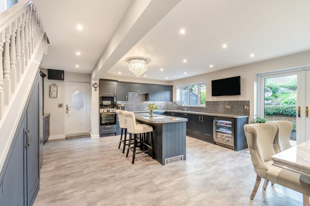 Kitchen/ dining room