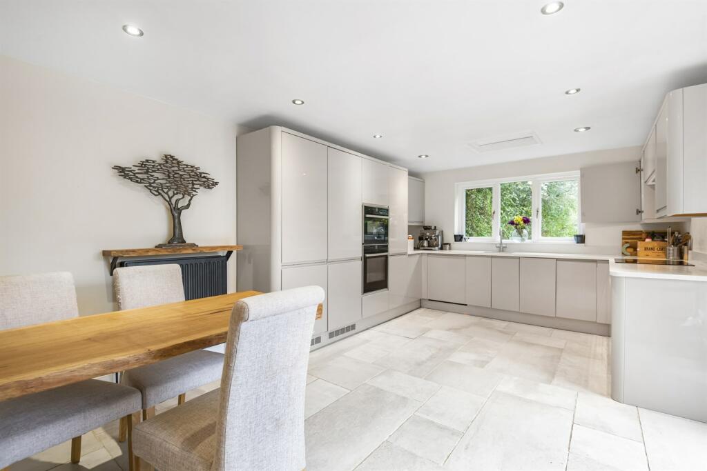 Kitchen/Breakfast Ro