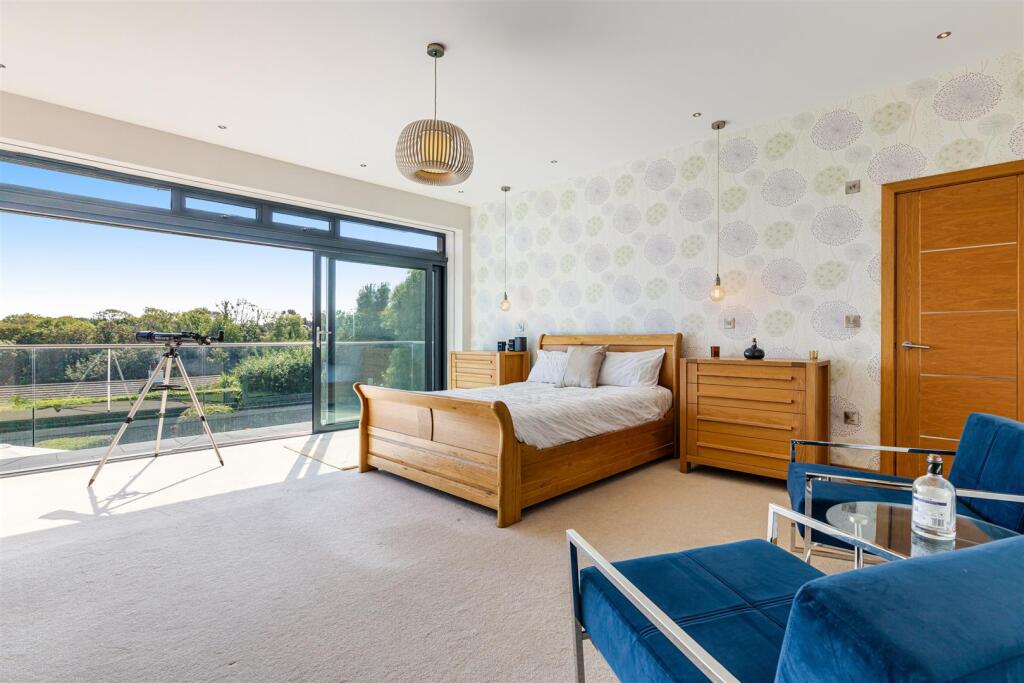 A45 - Bascombe Road, Brixham, Eastleigh House - 25