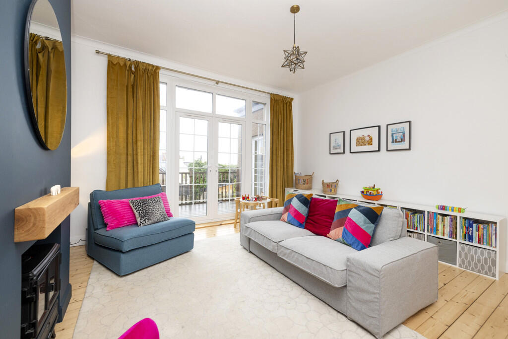 Sitting Room 2 - Master Bedroom - 28 Cadogan Road