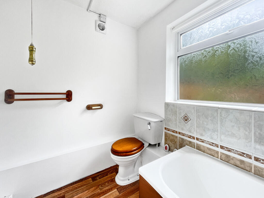 DS bathroom (2)