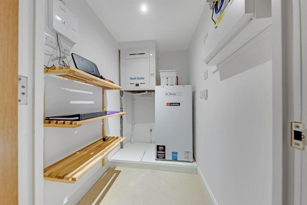 15-341bPFMCS - 25 Birch Place-25-medium.jpg