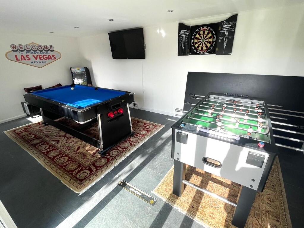 GAMES ROOM.jpg