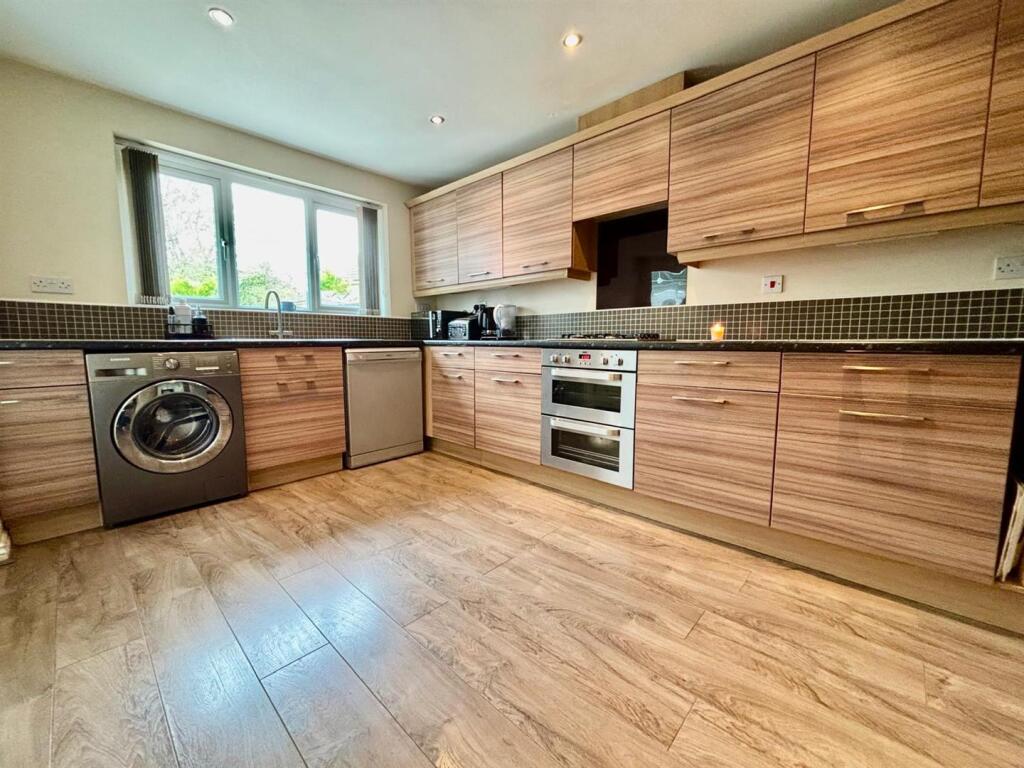 Fitted Breakfast / Dining Kitchen: