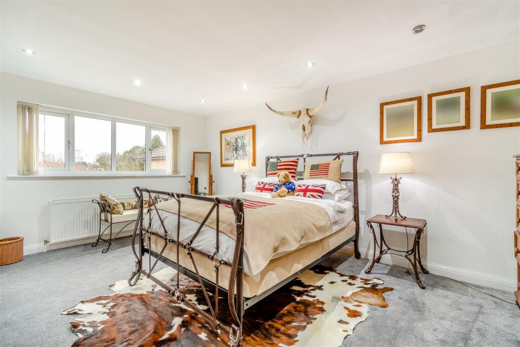 8579910-interior01.jpg