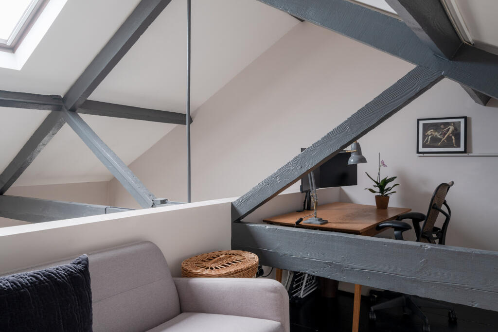 318522 - Independent Place, London E8 - high re...