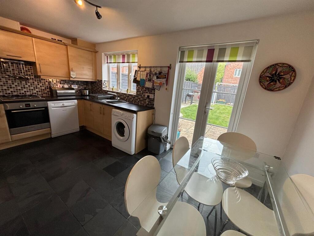 Fitted Dining Kitchen: