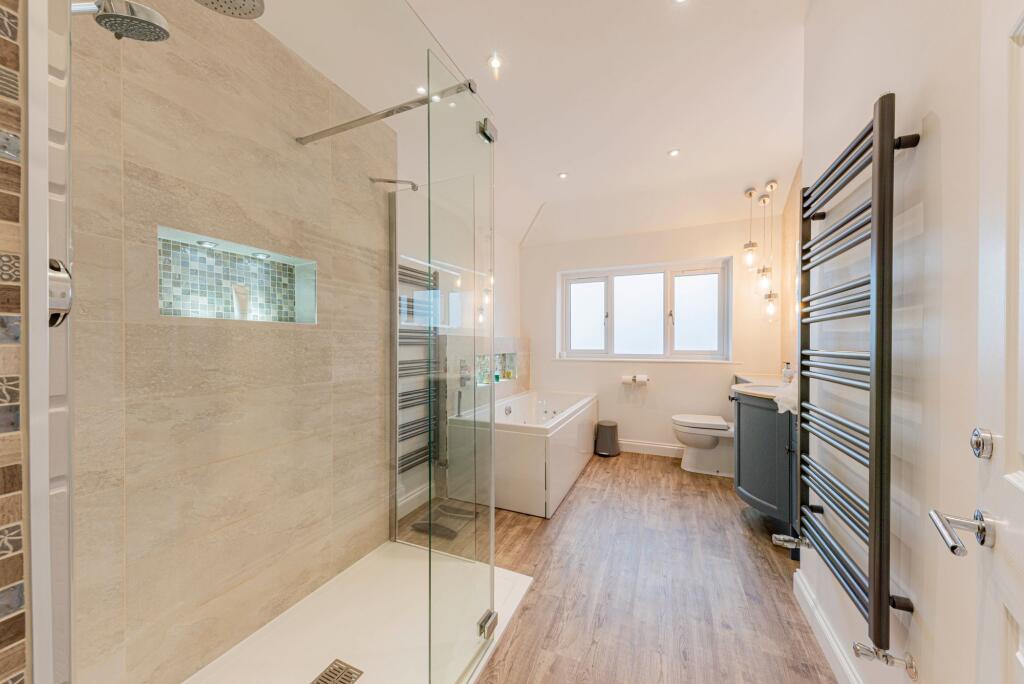 Bedroom One Ensuite (2)