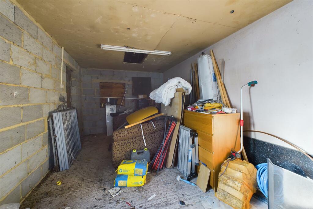 Flat 3, 110 Evesham Road, Cheltenham, Gloucestersh