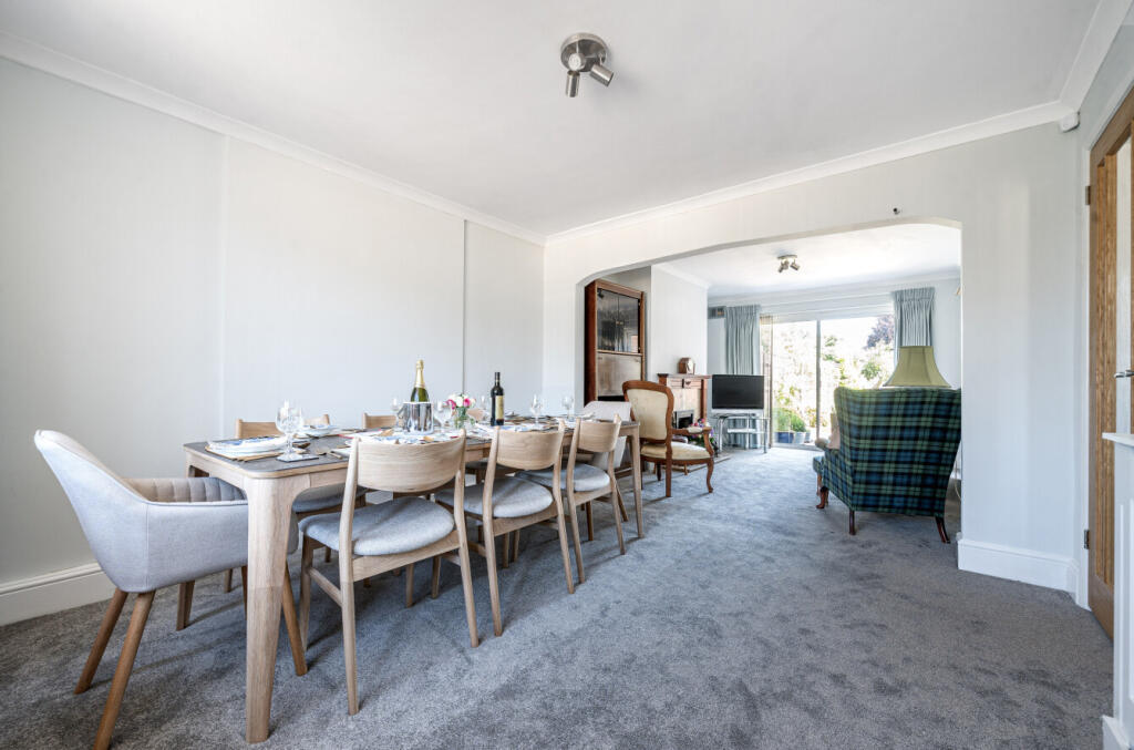 1317352-12-686f9f...