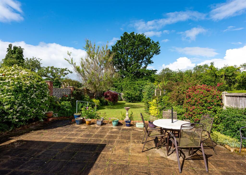 109 Bhylls Lane-garden1.jpg