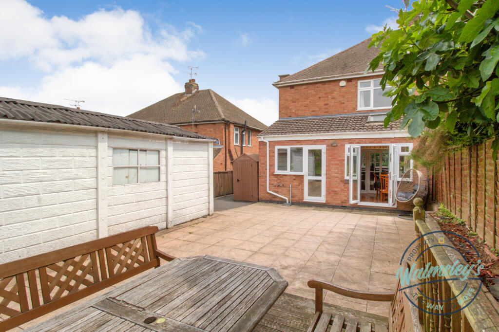 Rear patio &amp; garage