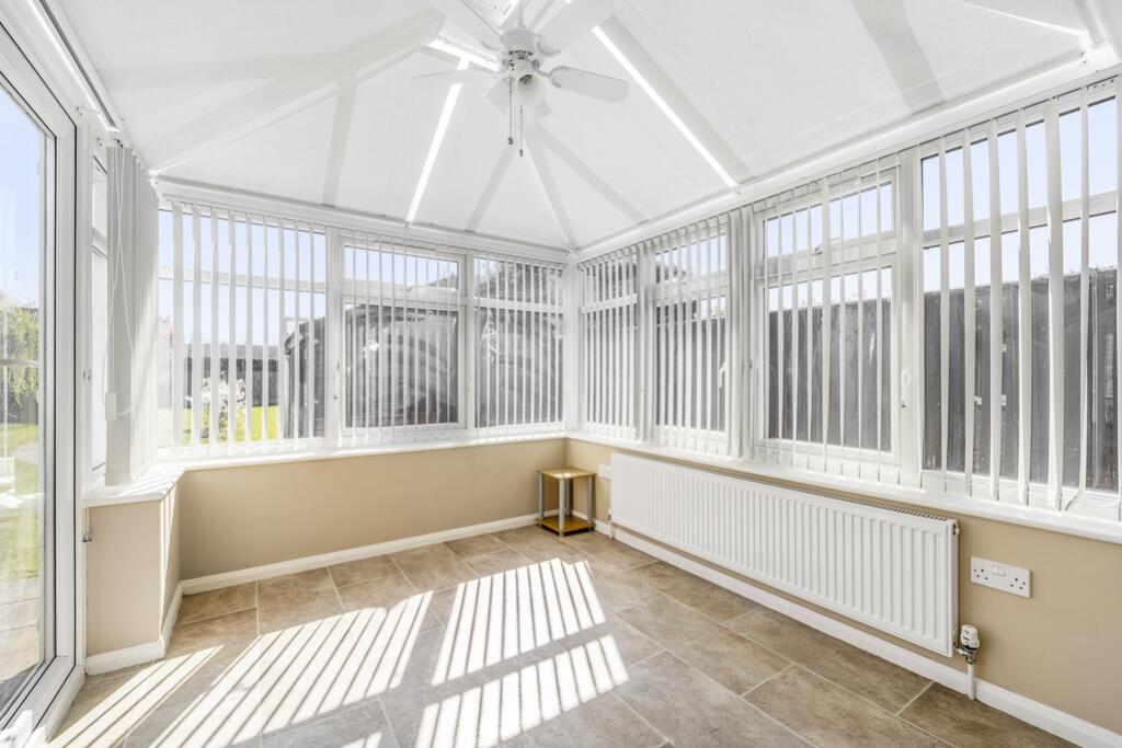 19 Reynolds Gardens (Moulton)-28