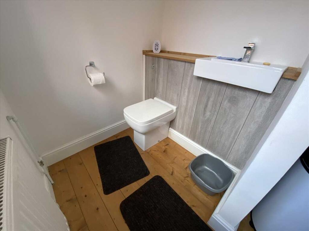 Utility/Cloakroom: