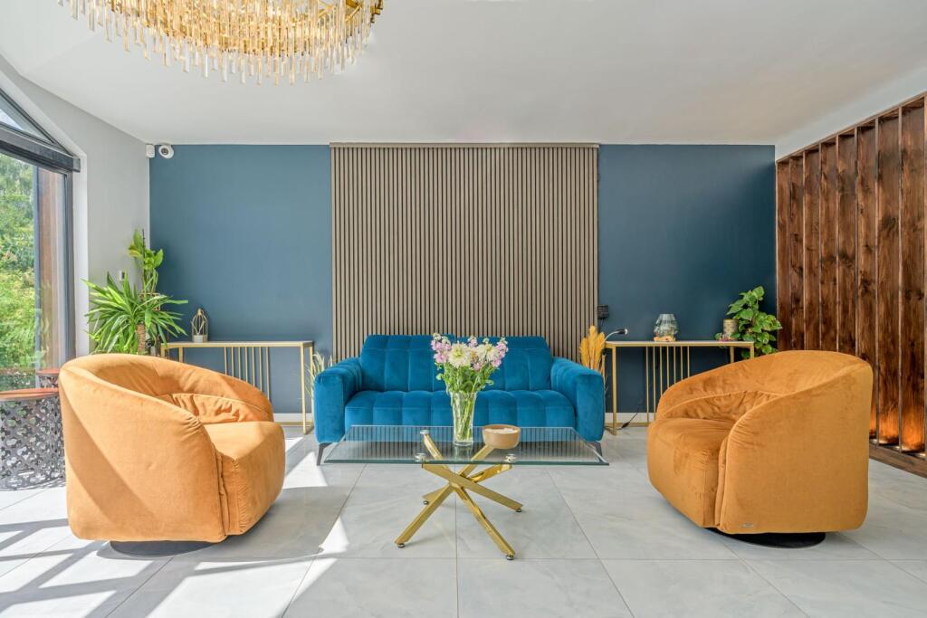 Living Area 2
