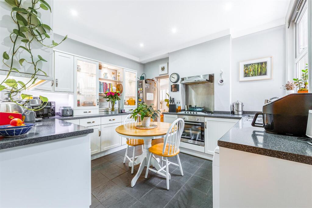 GFF, 36 Willcott Road-10.jpg