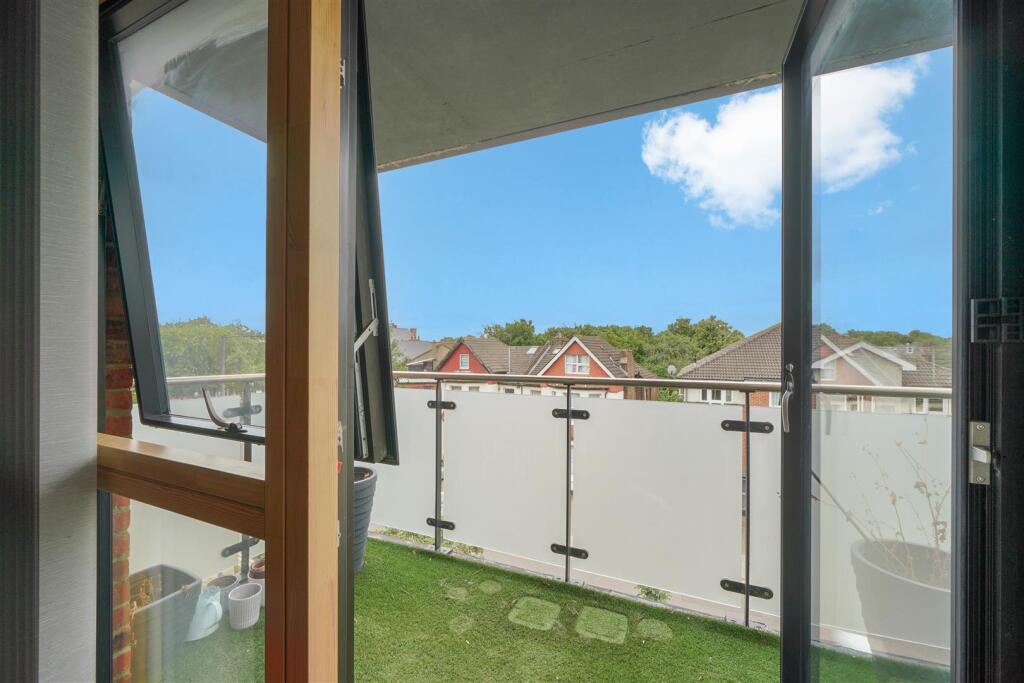 Flat 12, 70 Craven Park - 8dm46tmHVuPIfEmtKWlX.jpg