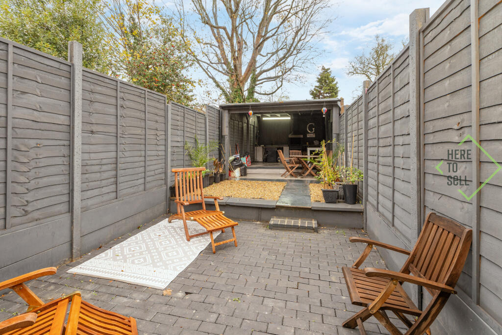27 Lodge Lane N12 8JG-31