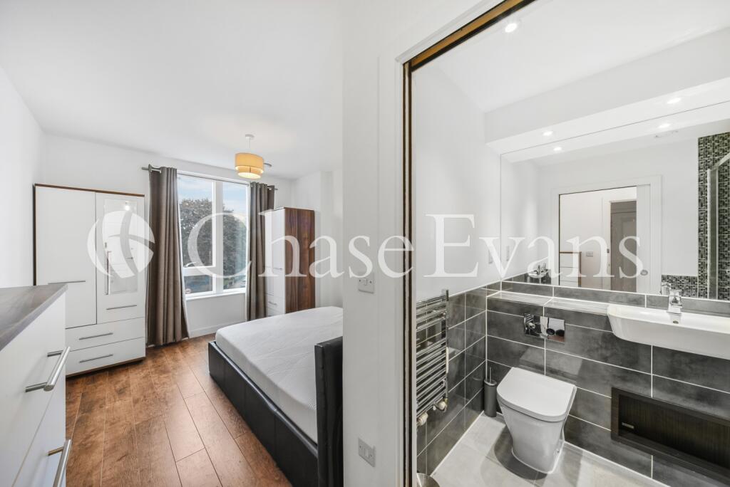 Banbury Point, Lansb