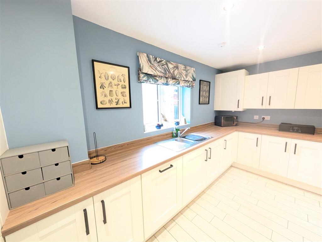 Kitchen Area C.jpg