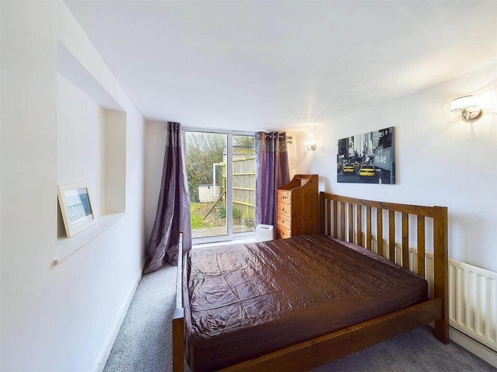 7 - 2 bedroom garden flat.jpg