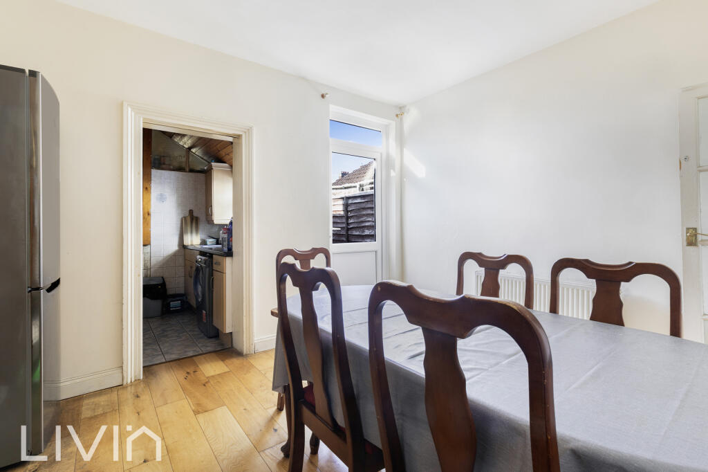 PEMDEVON ROAD  143 - (4)