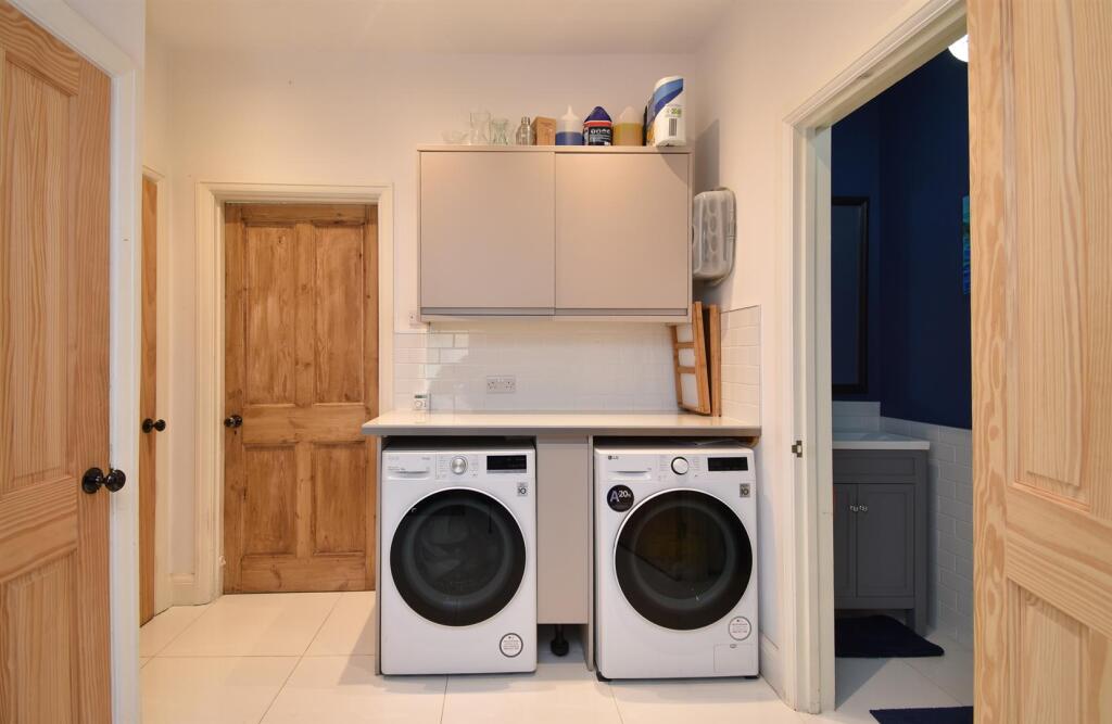 Utility eoom