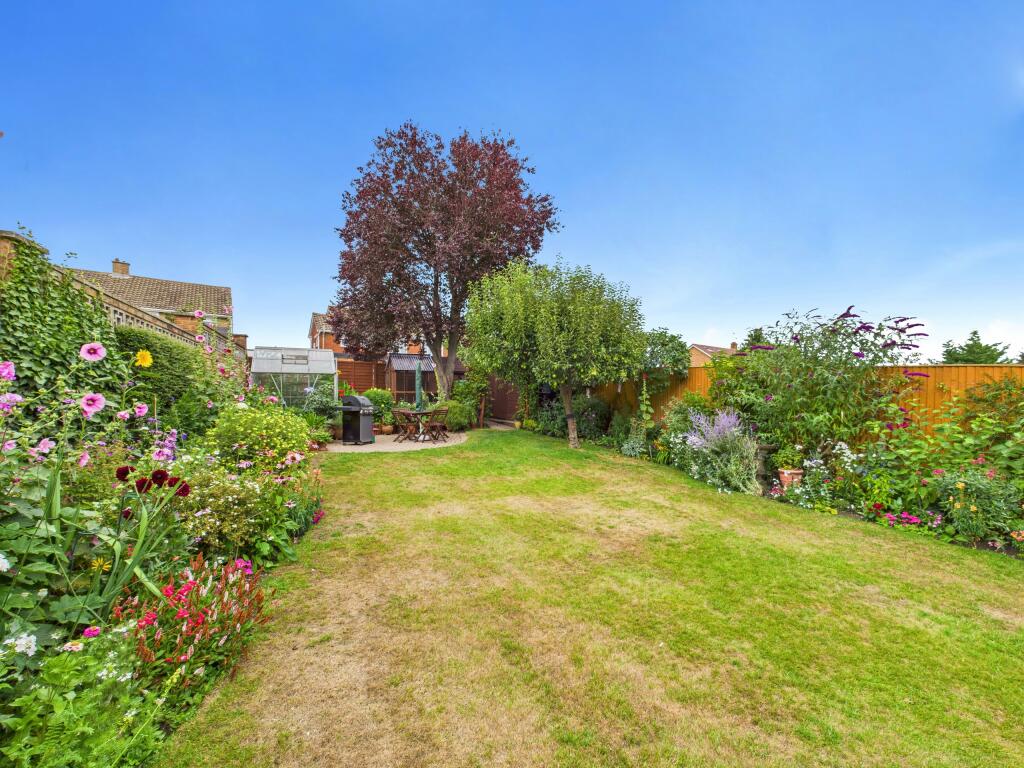 CAM01354G0-PR0562-STILL019