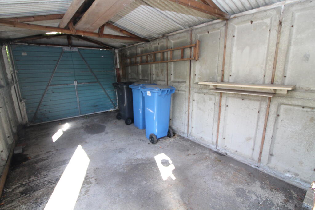 Garage T202509121456.jpg