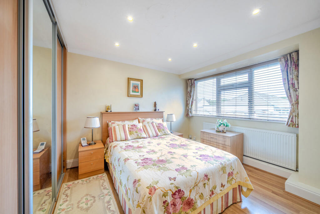 1330420-4-6889043...