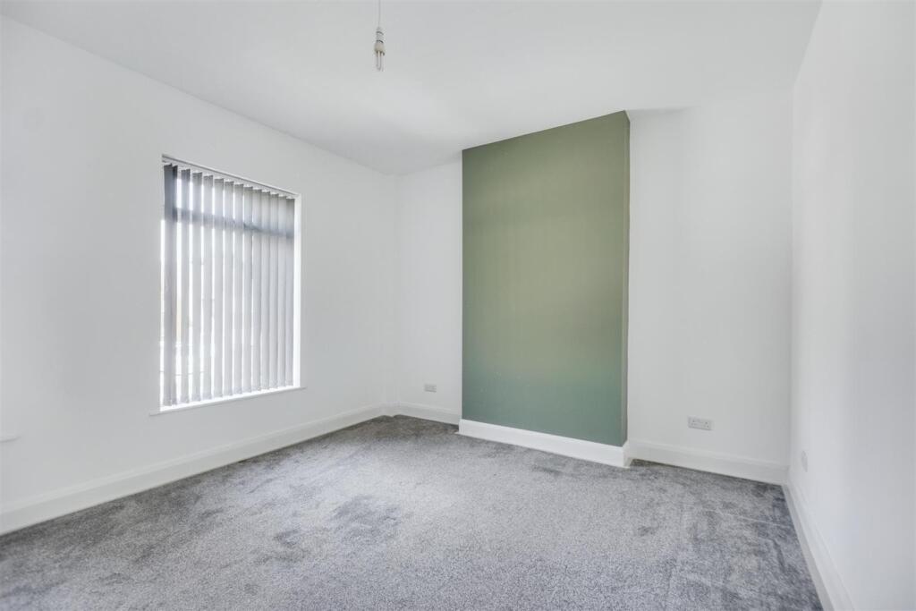 Bedroom 1_1.jpeg