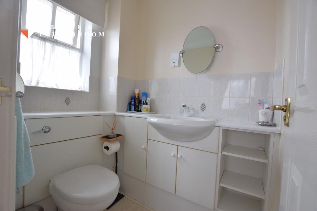 EN SUITE SHOWER ROOM