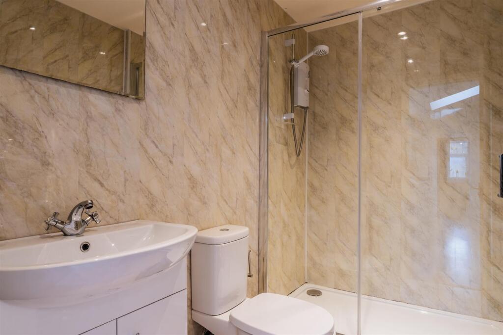 Annexe Shower Room