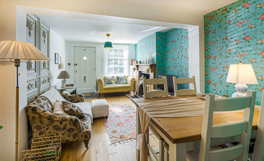 5 Arun Street    ...