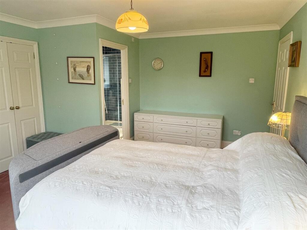 Bed 1a.JPG