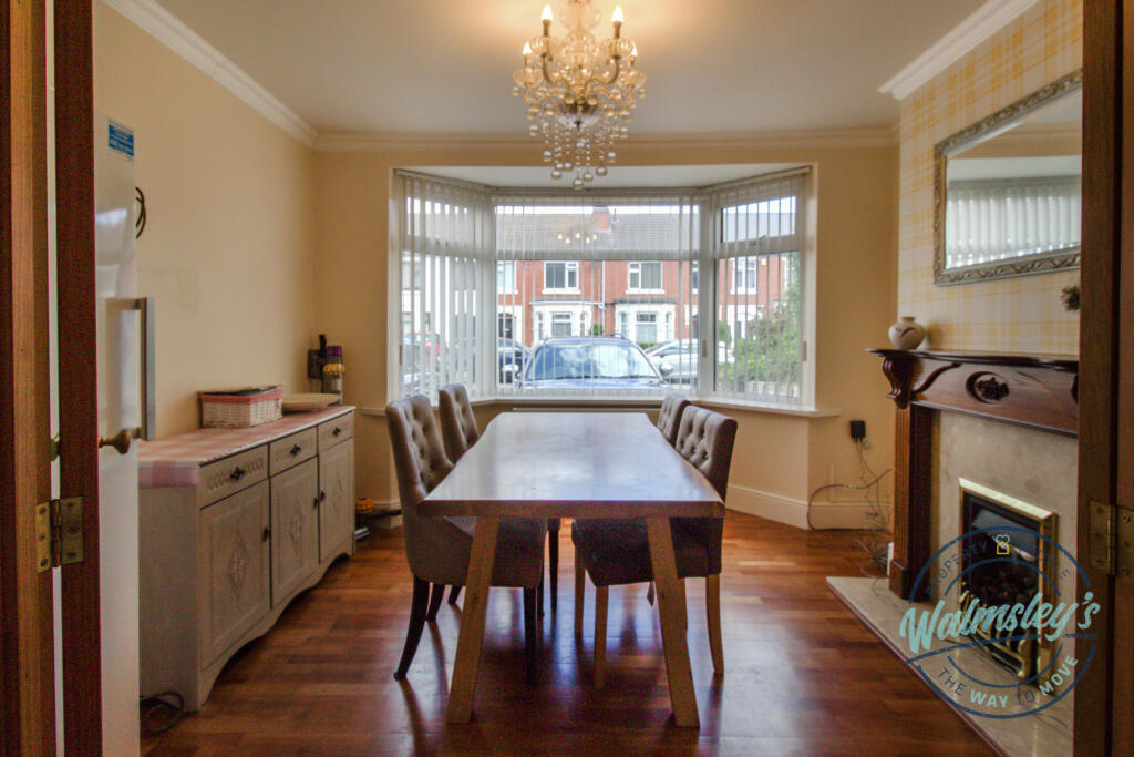 Dining room towards frontage