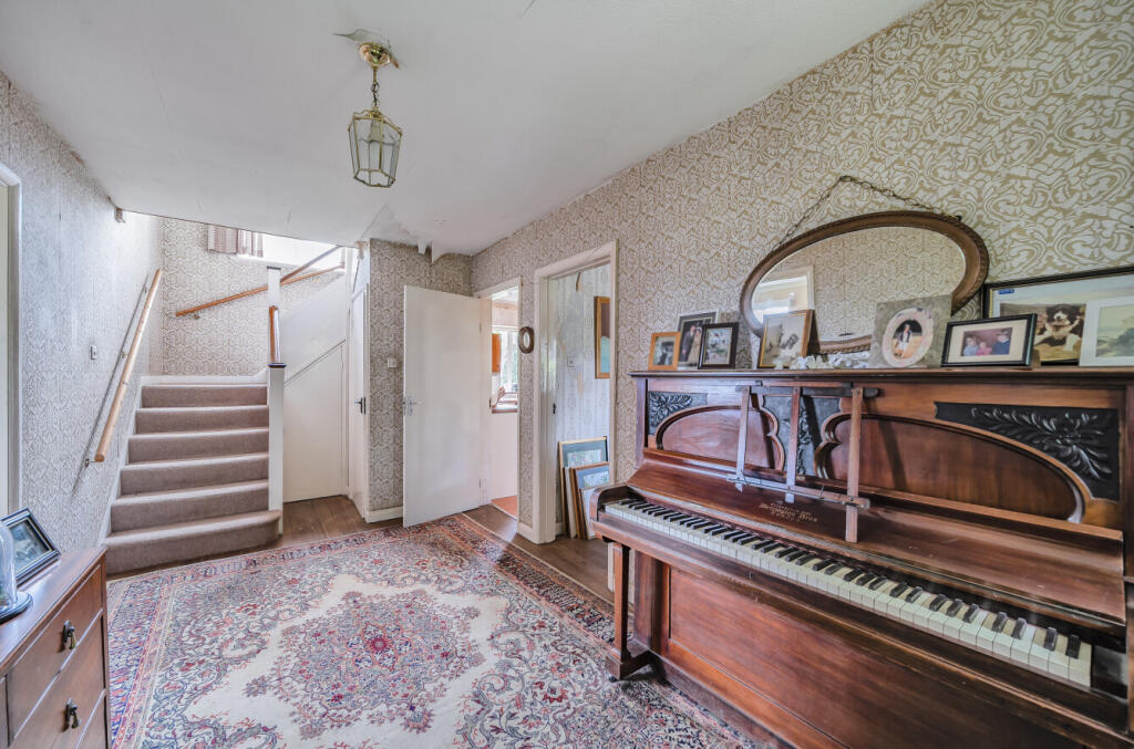 1310645-18-685011...