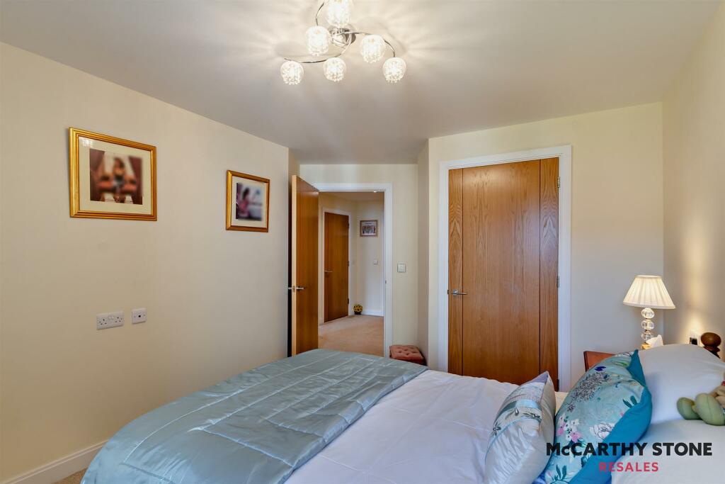 8592257-interior05-800.JPG