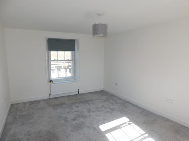 21 High Street Bedroom 1