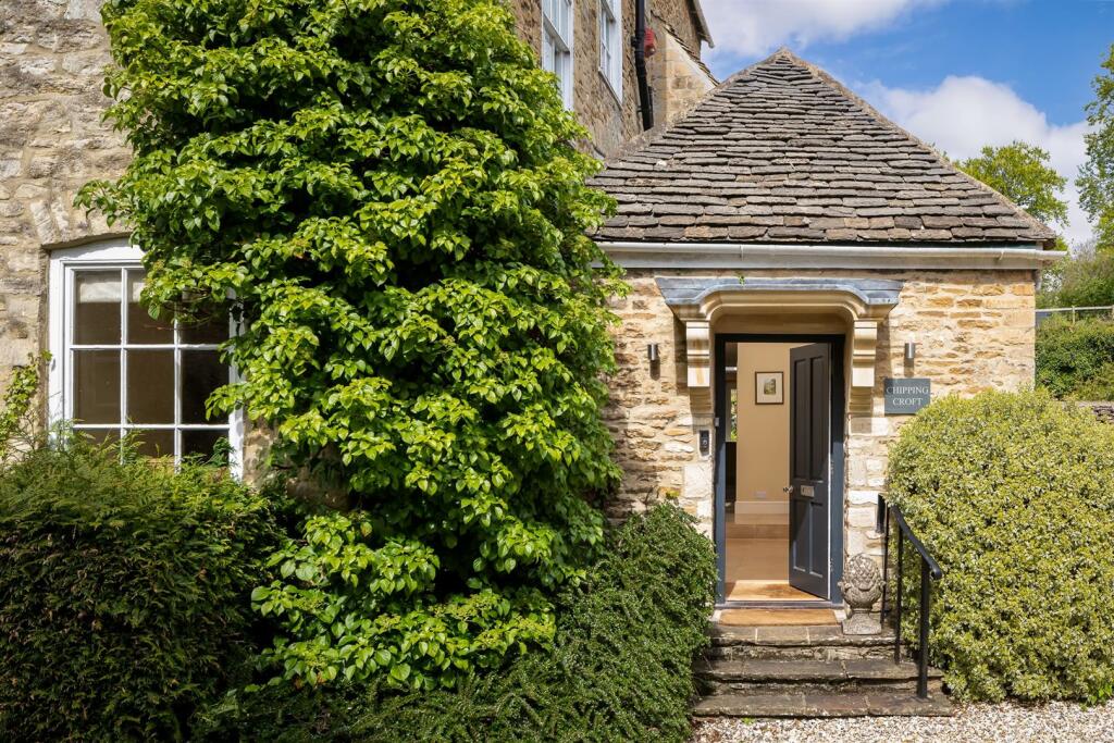 6 - Chipping Croft - GL8 8DQ - Web.jpg