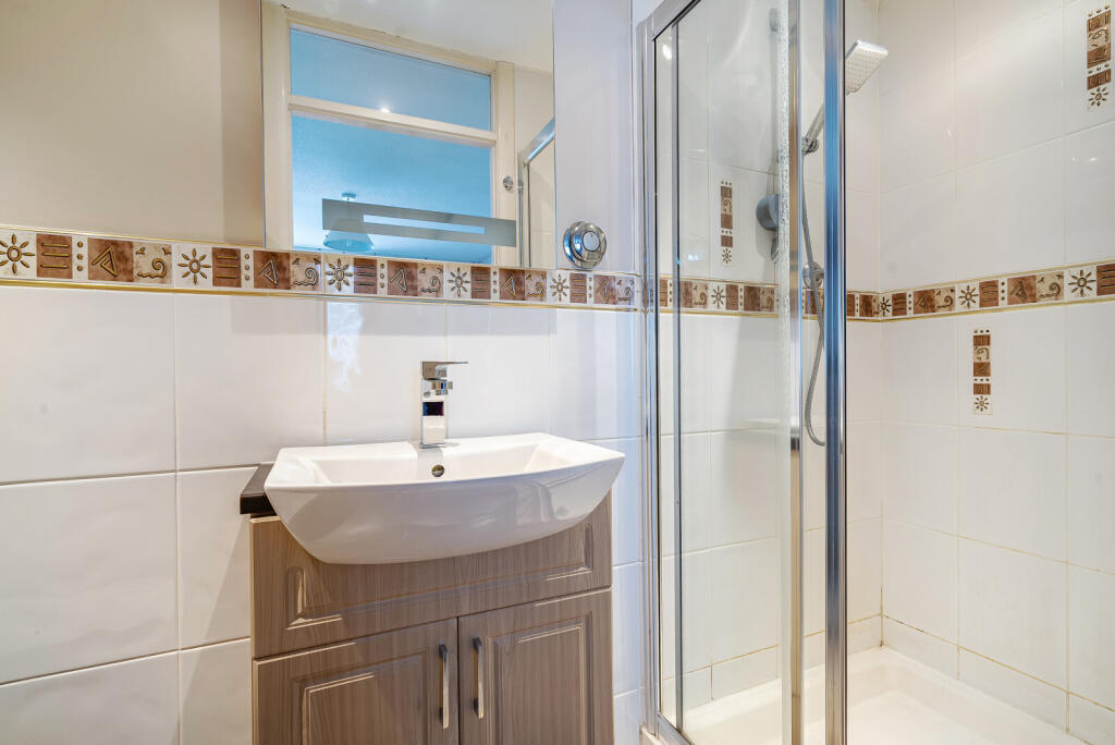 1350327-3-68c44f2...