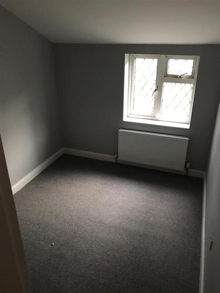 Bedroom 4.jpg