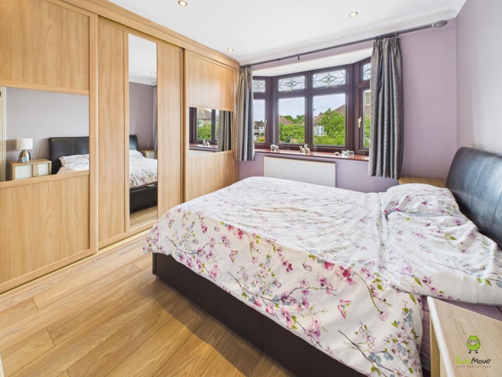 Presented by Clinton Crawford - Ewemove Bexley and