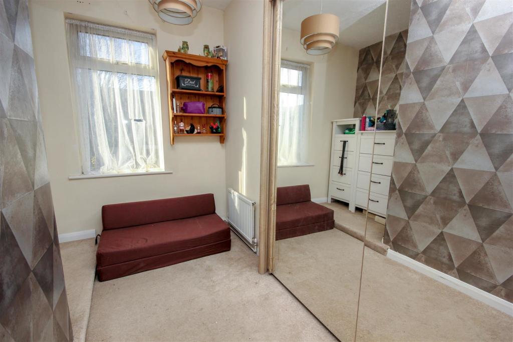 Bedroom 4.jpg